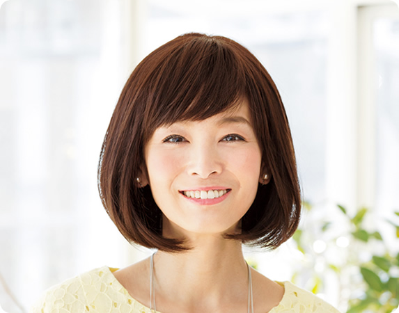 医療用ウィッグ（フィットミー）を付けた女性の画像